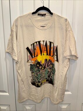 Boohoo Cream Nevada‎ Sunset Graphic Tee